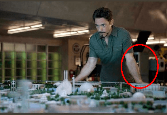 shot from Iron Man 2, article about 3D printing in popculture